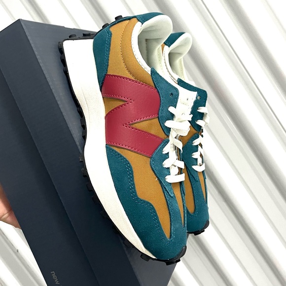 NEW BALANCE 327 Casual Women's Sneakers Shoes Teal Brown Red various sizes - Picture 4 of 11